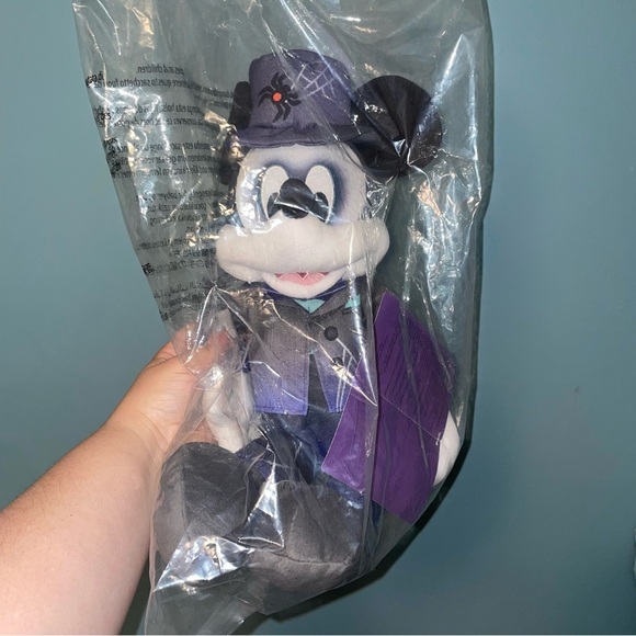 Disney 2022 Halloween Mickey Mouse Haunted Mansion Exclusive 13.75-Inch Plush - Picture 2 of 5